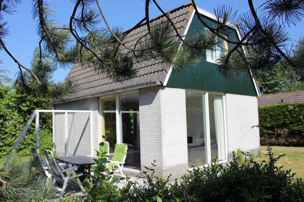 Bungalows - Bungalowpark Mooyeveld - Uniek Gelegen In De Duinen! エグモント・ビネン エクステリア 写真